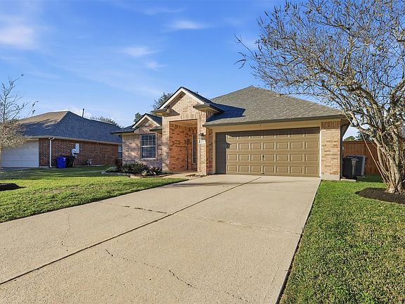 2nd image of 203 Colony Lake Lane