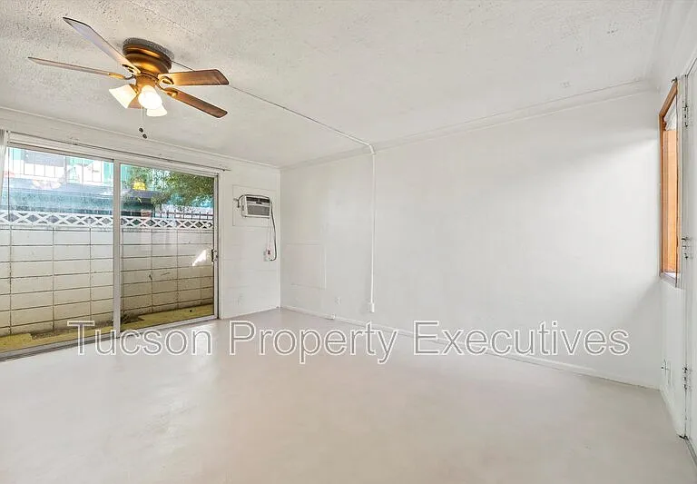 802 N Alvernon Way E — Photo 9
