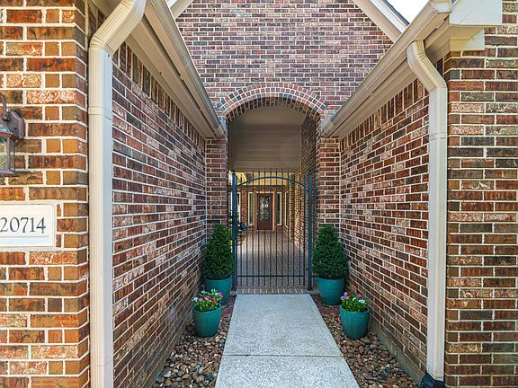 4th image of 20714 Flora View Ct