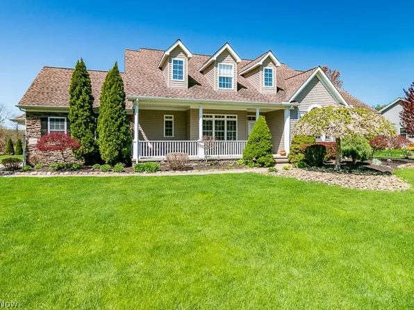 5680 Birdie Ln, Mentor, OH 44060