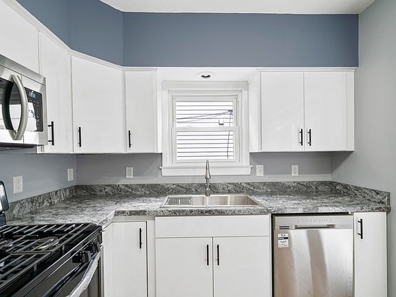 2nd image of 2413 Montclair Ave
