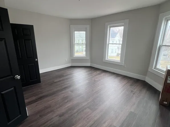 206 Winthrop St #2, Brockton, MA 02301