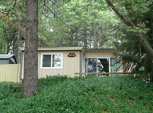 30640 Ferndale Dr, Running Springs, CA 92382