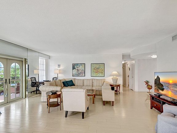 3rd image of 3475 S Ocean Blvd #1160