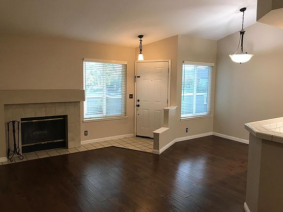 4th image of 36 Cherry Crest Ln