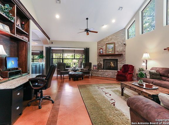 4th image of 2505 Lark Glen Ln