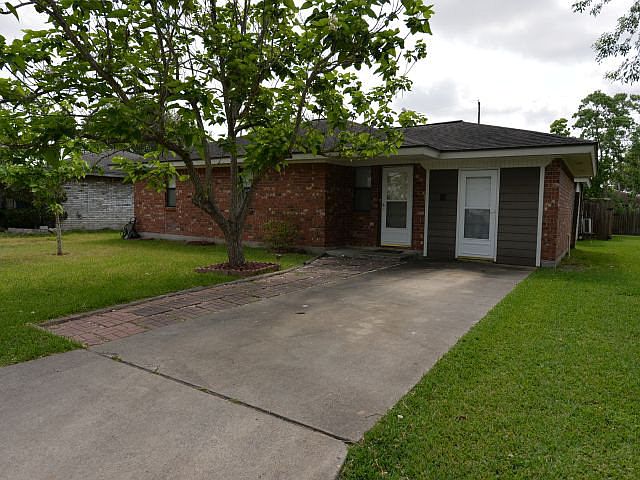 1st image of 129 Tangerine Dr