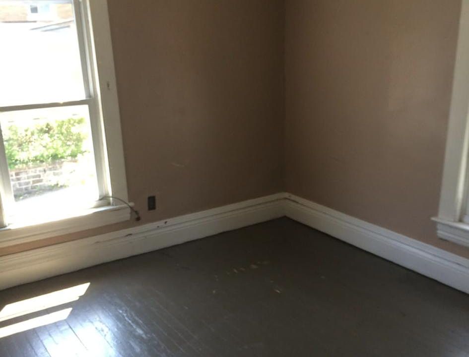 2nd image of 108 Kingwood St #A