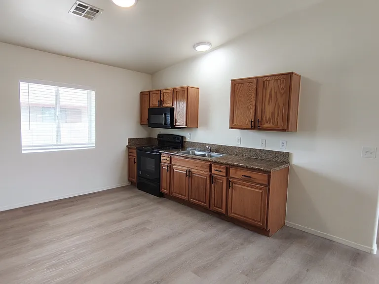 4967 S Fremont Ave #1 — Photo 4