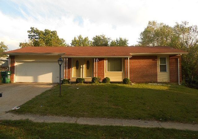 2nd image of 1940 Lakeheights Ln