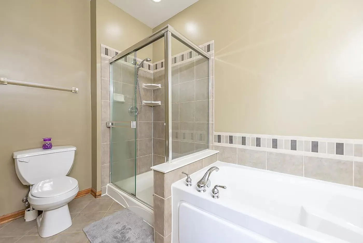 3 bed, 2.5 bath, 1716 sqft, $3,000 — Photo 3