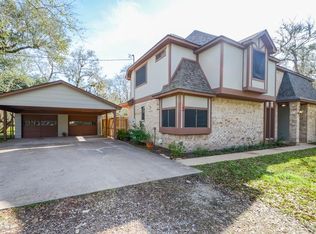 17903 Meadow Bend Rd, Damon, TX 77430