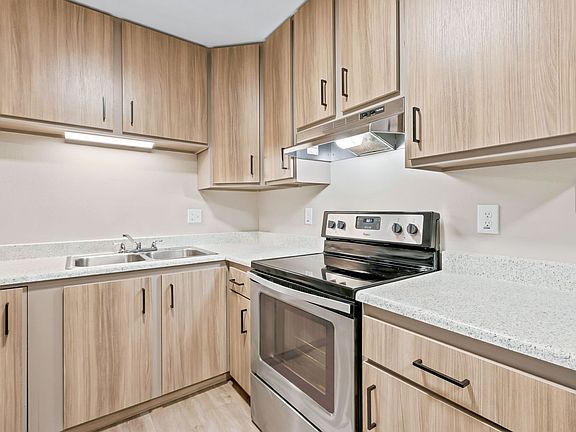 2nd image of 705 26th Ave #711-4
