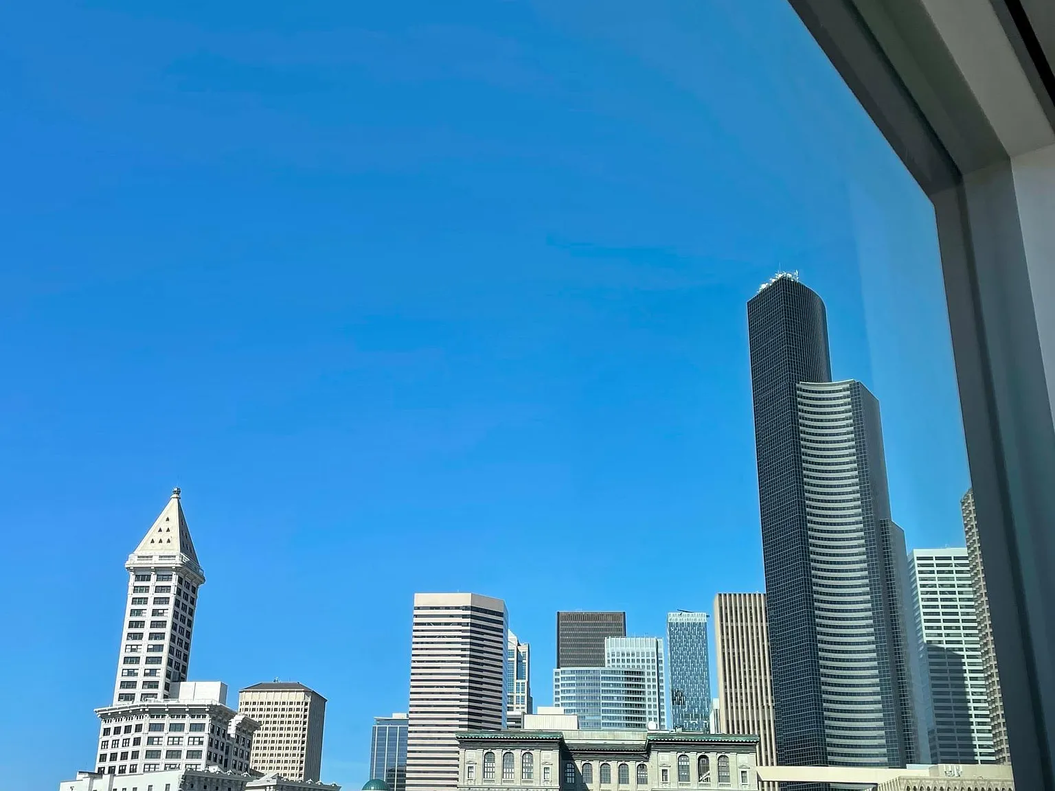 1 bed, 605 sqft, $2,400 — Photo 4