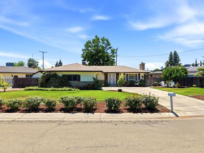 2709 W Royal Oaks Drive, Visalia, CA, 93277