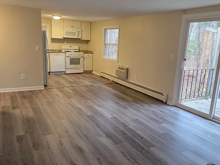 2 Greenleaf Dr #2C — Photo 2