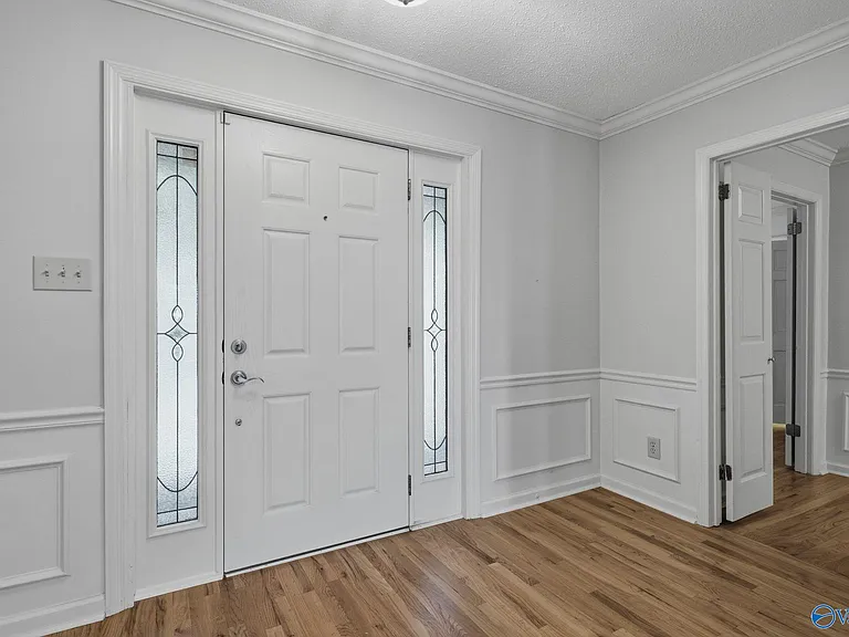 815 Baylor Dr SE — Photo 3
