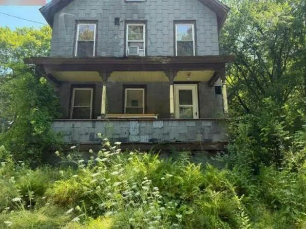 225 Hope St, Greenfield, MA 01301