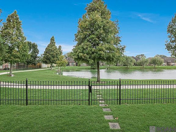 5th image of 18008 Willow Trail Dr