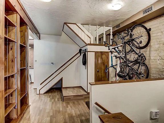3rd image of 3934 Ivanhoe Ave