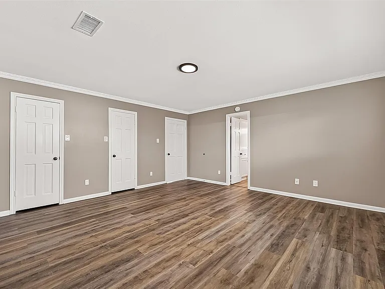 919 Longview Dr — Photo 21