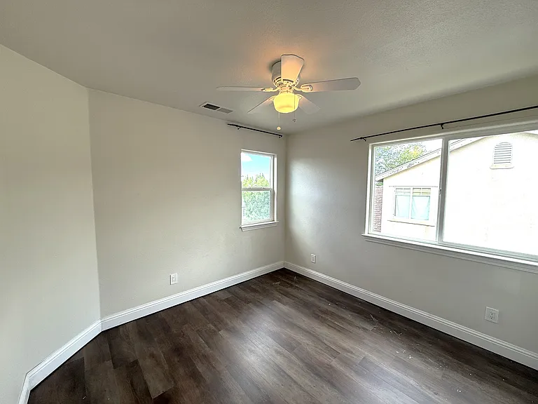 1441 Half Dome Way — Photo 9