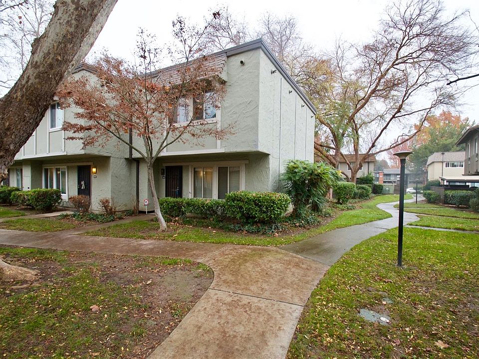 2nd image of 8804 La Riviera Dr Unit D