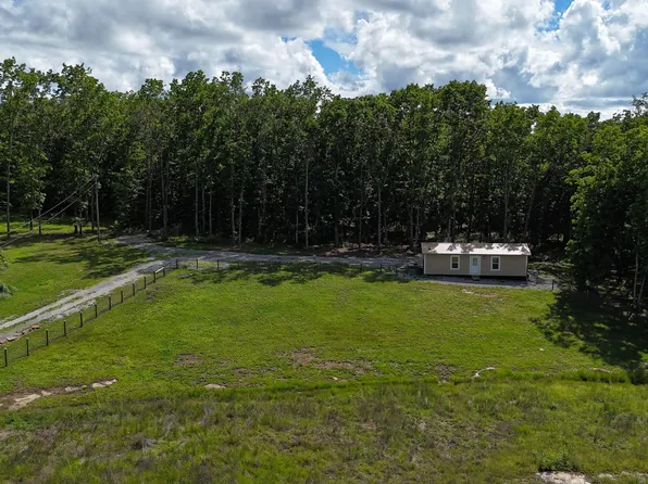 851 Little Hurricane Ln, Monterey, TN 38574