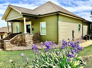 1221 Circle Dr, Dandridge, TN 37725