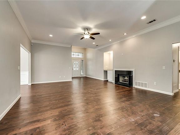 5th image of 2301 Claremont Ct