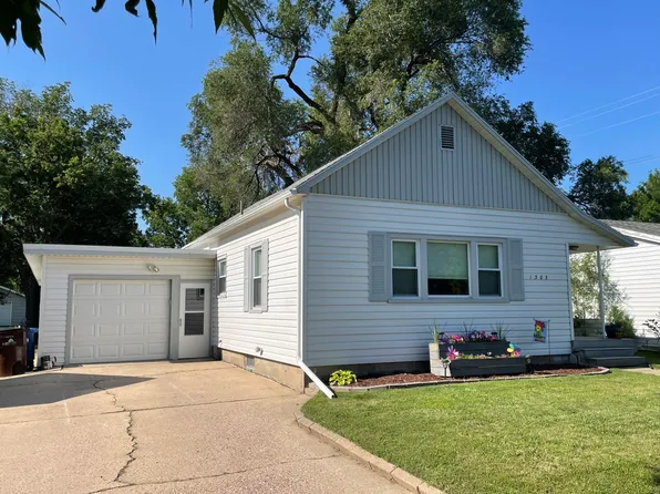 1303 E Hanson Ave, Mitchell, SD 57301