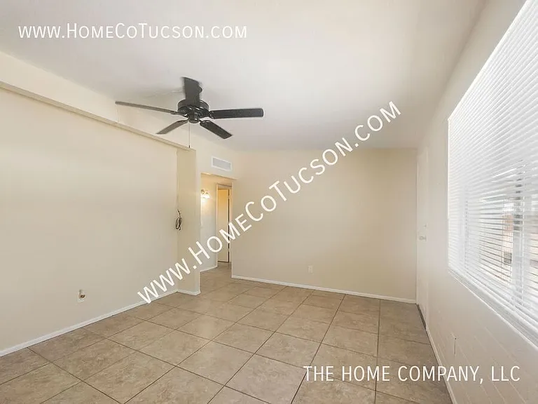 2233 N Catalina Ave — Photo 4