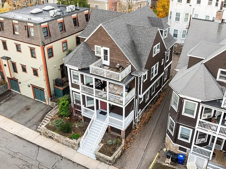 23 Burr St #2 — Photo 7
