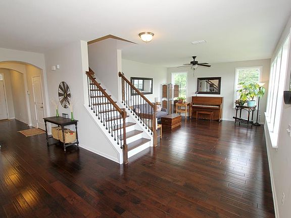 2nd image of 3336 Milkweed Dr