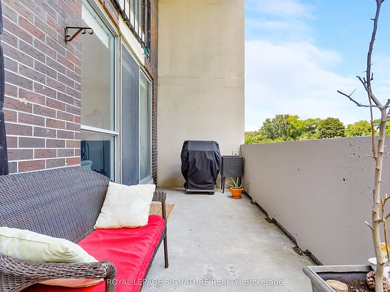 35 Ormskirk Ave #302 — Photo 21