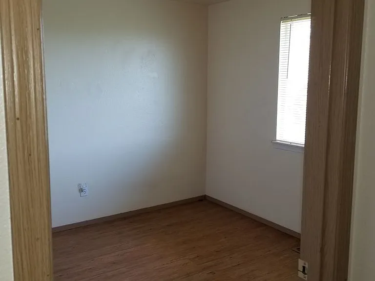 1306 SW 10th Ct — Photo 9