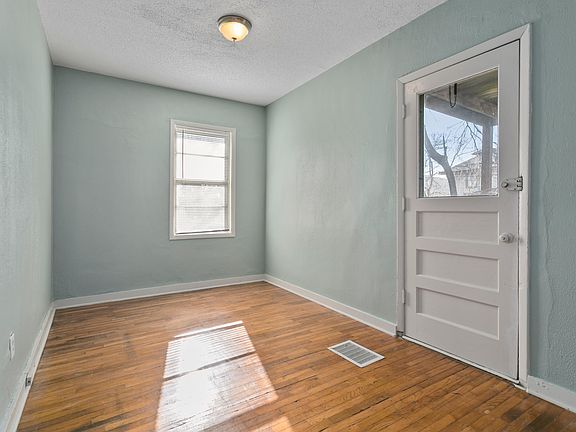 3rd image of 4112 McGee St #2