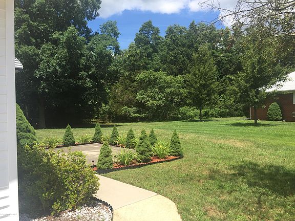 2nd image of 612 Willow Lane #B