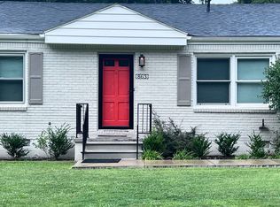 863 Pine View Dr, Forest Park, GA 30297