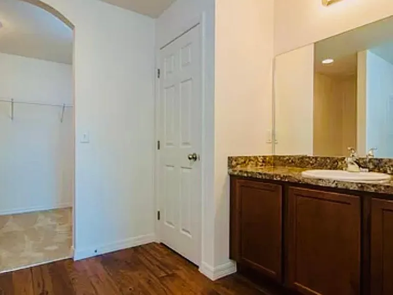 890 Woodlark Dr — Photo 10
