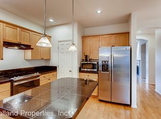 889 NE Caden Ave, Hillsboro, OR 97124