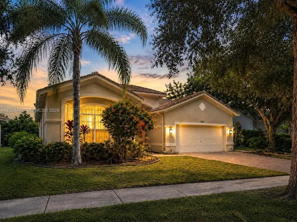 4486 W Whitewater Ave, Weston, FL 33332