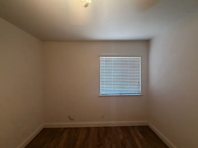 728 Spruce Ave #102 — Photo 8