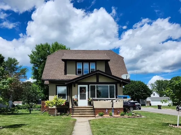 19 1st Ave NE, Fairfax, MN 55332