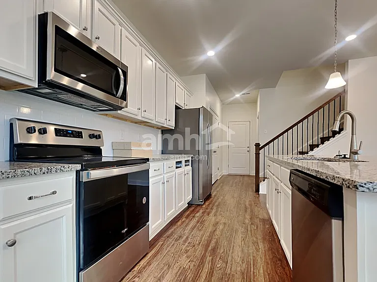 509 Slew Dr — Photo 4