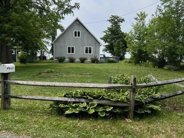 142 S Ramona Beach Rd, Pulaski, NY 13142