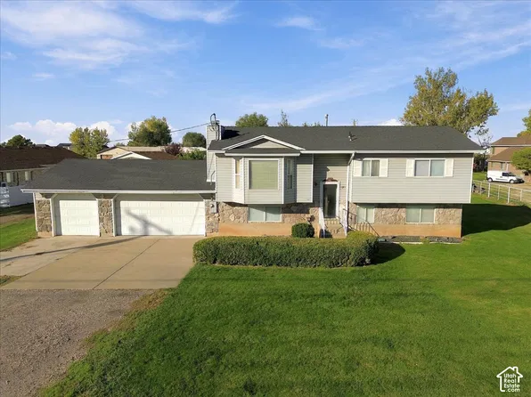 3197 N Higley Rd, Farr West, UT 84404