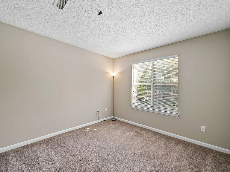 Concord Apartments — Photo 36