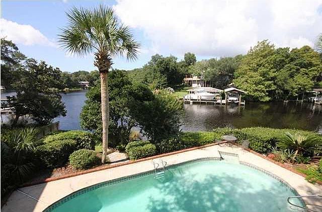 1st image of 571 Lombre Cir NE
