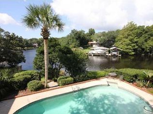 571 Lombre Cir NE, Fort Walton Beach, FL 32547
